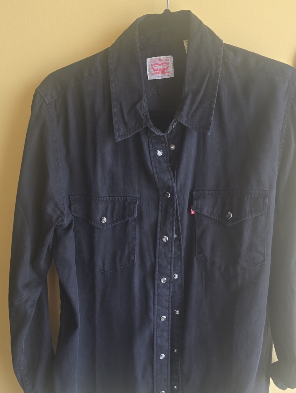 Levi's Womens Black Long-Sleeve Snap-Front Button Down Shirt